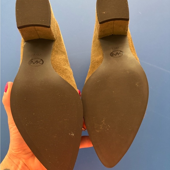 Michael Kors olive green 7.5 Suede Ankle Booties - Picture 6 of 7